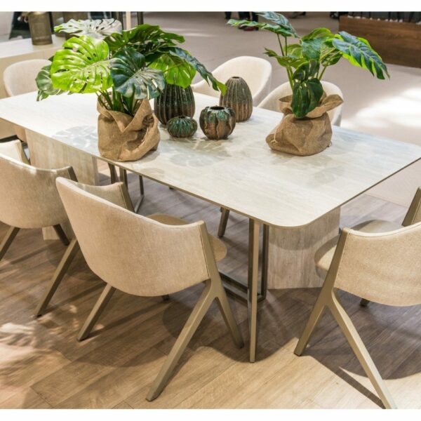 SALLE À MANGER Plinto